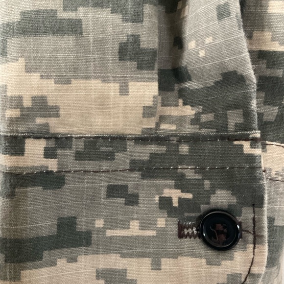 Vintage Oversize Outfitters Digital Camouflage Print Mens Sz 4X Hunting Shirt - Picture 6 of 7